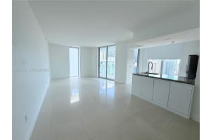 185 Sw 7 St 3412, Miami