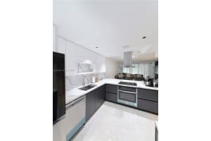 605 Oaks Dr 307, Pompano Beach