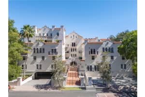 323 Navarre Ave 403, Coral Gables