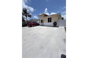 1670 Nw 73rd St, Miami 1670 Nw 73rd St, Miami