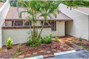 1571 Nw 96th Way, Pembroke Pines