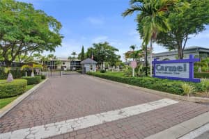 927 Ne 199th Street 103, Miami