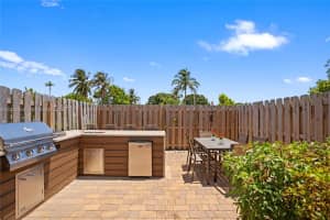 12317 Nw 23rd Ct, Miami