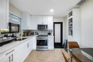 30 Nw 56th Ct 32, Miami