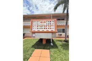 725 Sw 11 Ave F8, Hallandale Beach