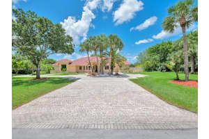 2710 Walkers Way, Weston