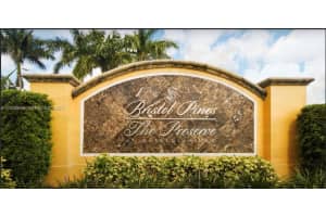 7542 Bristol Circle, Naples