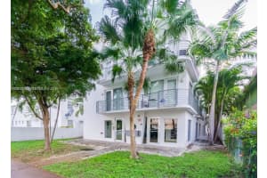 945 Michigan Ave 5, Miami Beach 945 Michigan Ave 5, Miami Beach