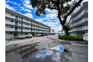 447 Ne 195th Street 115, Miami