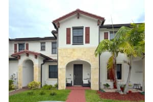 10606 W 32nd Ln, Hialeah