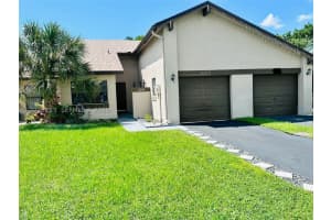 8203 Nw 100th Dr, Tamarac 8203 Nw 100th Dr, Tamarac