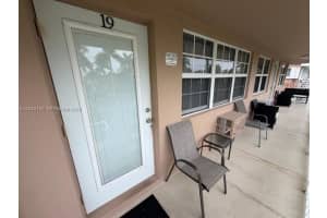 500 Layne Blvd 19, Hallandale Beach