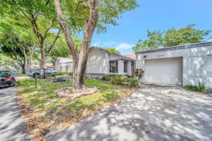 5223 W Gate Lake Road 5223, Tamarac
