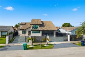 13330 Sw 5th St, Miami 13330 Sw 5th St, Miami