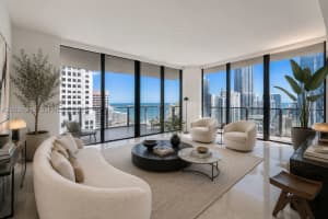 68 Se 6th Street 3301, Miami