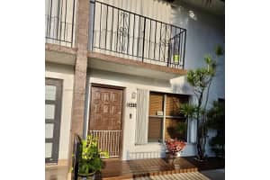 5446 W 26th Avenue C20, Hialeah 5446 W 26th Avenue C20, Hialeah