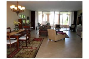 737 Crandon Bl 301, Key Biscayne
