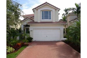 780 Nature's Cove Rd, Dania Beach