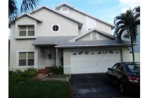 930 Sw 100th Te, Pembroke Pines