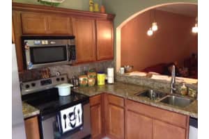 7765 W 36 Av 4, Hialeah