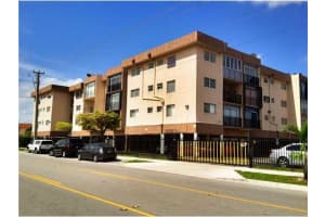 1855 W 60 St 414, Hialeah