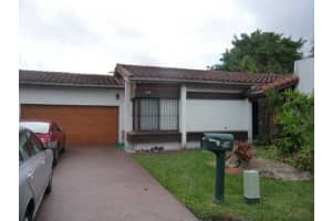 616 Ne 195 St 616, Miami