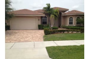 8267 Sw 51st St, Davie