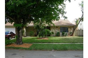 6920 Nw 46th Ct, Lauderhill