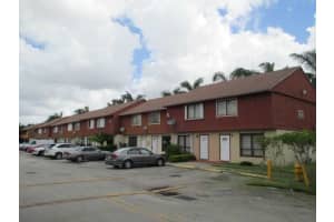 8360 Nw 8 St 11-2, Miami