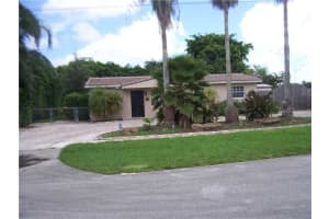 16701 Nw 72 Av, Hialeah