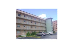 2775 W 52 St 201, Hialeah