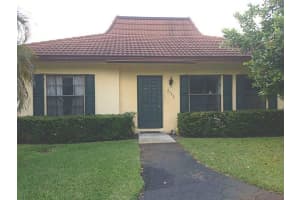 2352 Sw 70 Wy 8, Davie