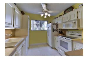 105 E Enid Dr 4, Key Biscayne