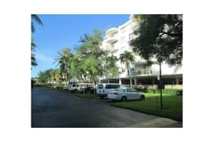 210 Seaview Dr 207, Key Biscayne