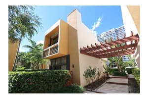 3031 Ne 183 Ln 31, Aventura 3031 Ne 183 Ln 31, Aventura