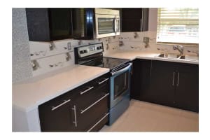 521 N Pine Island Rd 11, Plantation