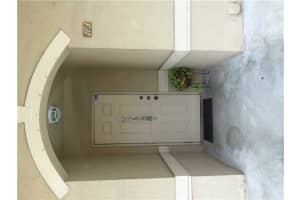 7985 Nw 8 St 103a, Miami