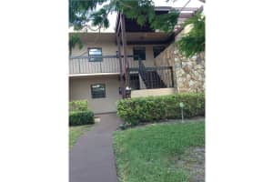 20801 San Simeon Wy 105, Miami