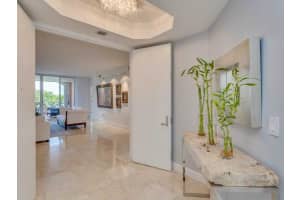 749 Crandon Bl 411, Key Biscayne