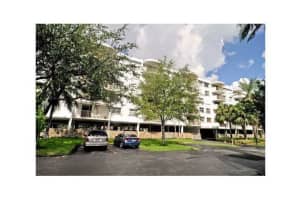 210 Seaview Dr 212, Key Biscayne