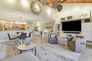 204 Old Meadow Way, Palm Beach Gardens