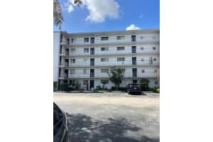 8600 N Sherman Circle 502, Miramar
