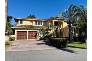 122 Nurmi Drive, Fort Lauderdale