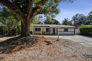 640 Ne 160th Street, Miami