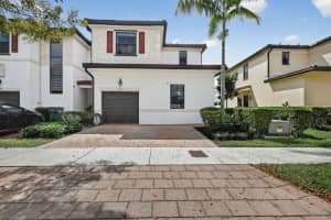 3234 W 100th Terrace, Hialeah