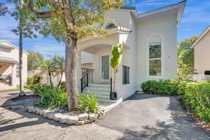 9841 Nw 9th Court, Plantation