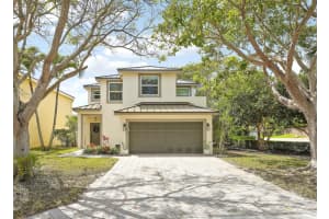 7097 Crescent Creek Lane, Coconut Creek