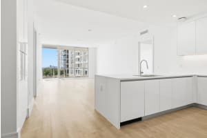 220 Lake Shore Drive 815, Lake Park