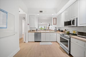 34 Harbour Isle Drive 105, Fort Pierce