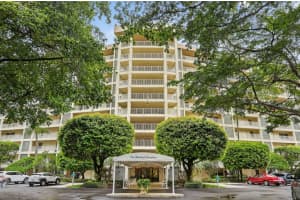 3499 Oaks Way 909, Pompano Beach